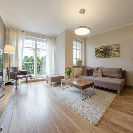Dr - Topaz Apartment *